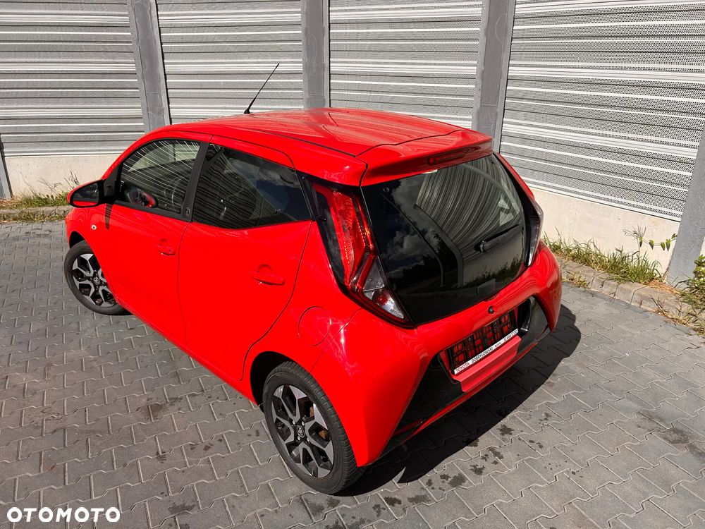 Toyota Aygo x.shift x-play connect - 8