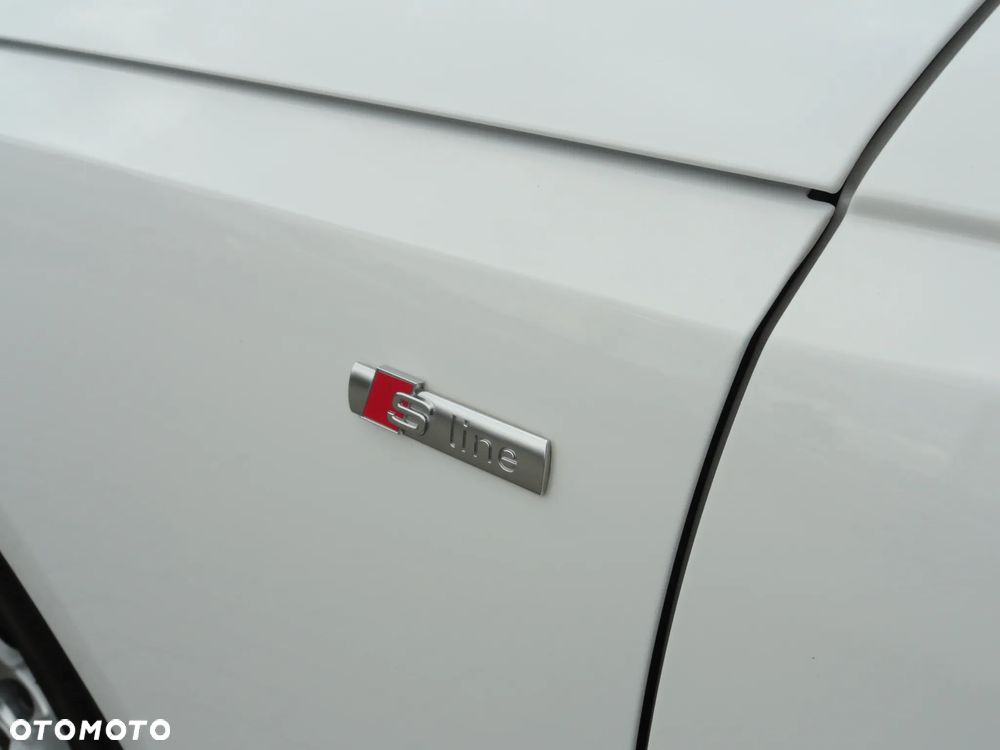 Audi A4 Avant 35 TDI mHEV S Line S tronic - 30
