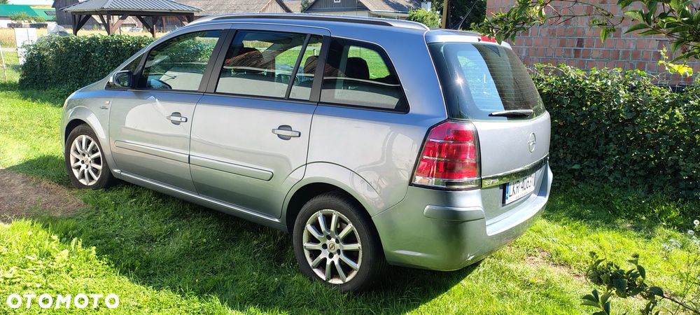 Opel Zafira 1.8 Cosmo - 2