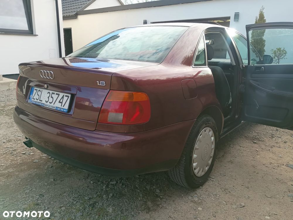 Audi A4 Limousine 1.8 - 19