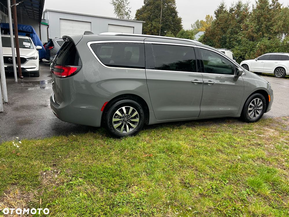 Chrysler Pacifica - 5