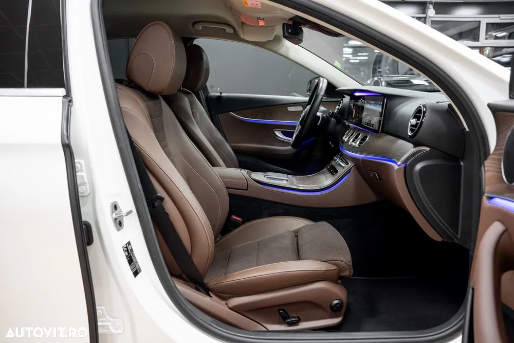 Mercedes-Benz E 300 de Aut. - 31