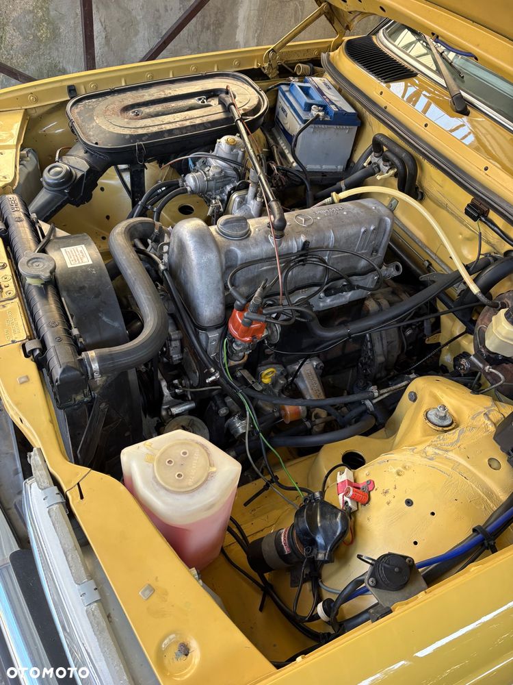 Mercedes-Benz W123 - 24