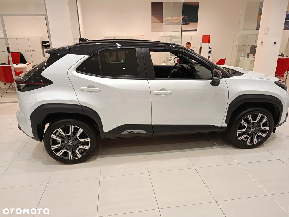 Toyota Yaris Cross ver-hybrid-1-5-style - 3