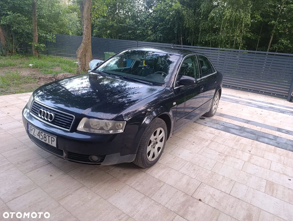 Audi A4 Limousine - 1