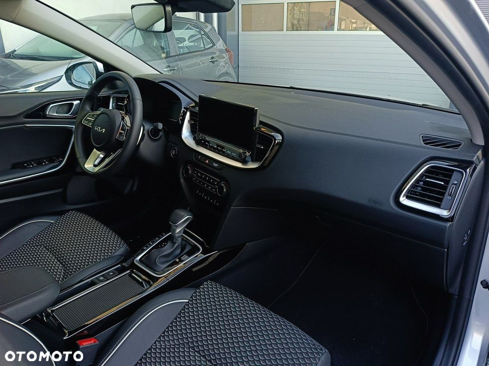 Kia Ceed - 21