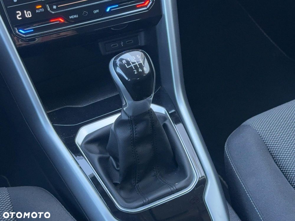 Volkswagen T-Roc - 28