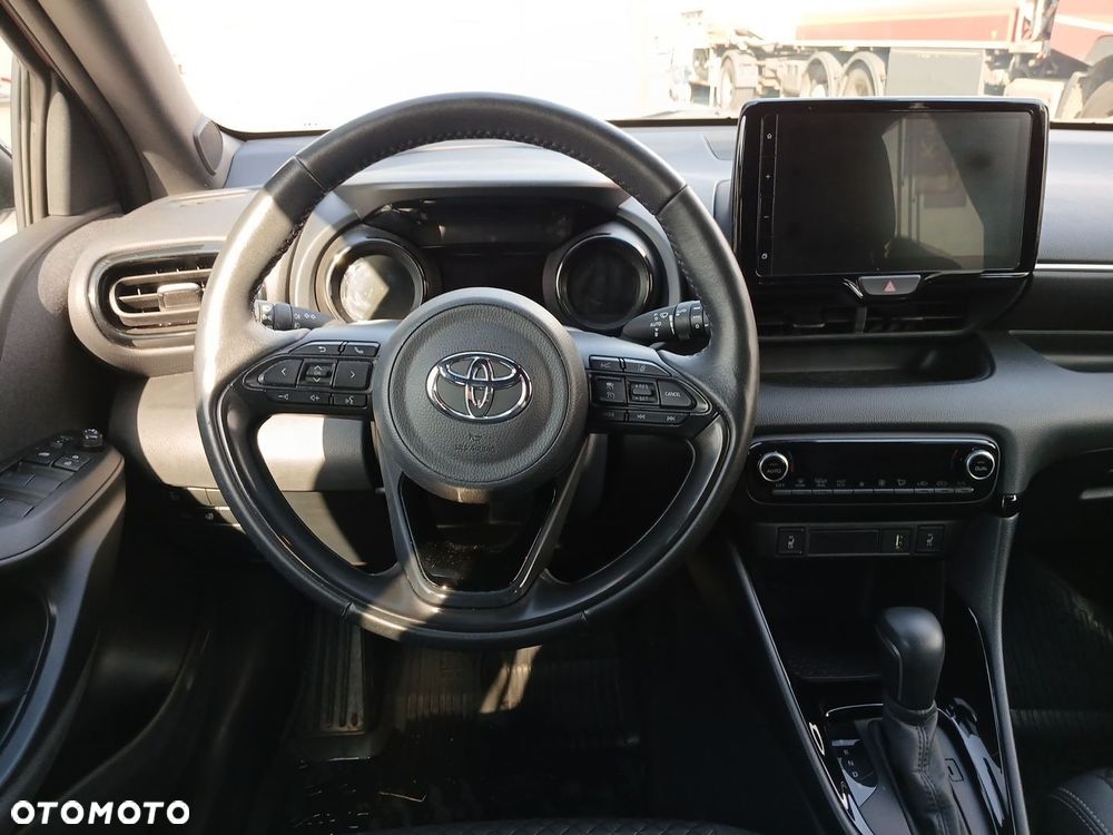 Toyota Yaris - 12