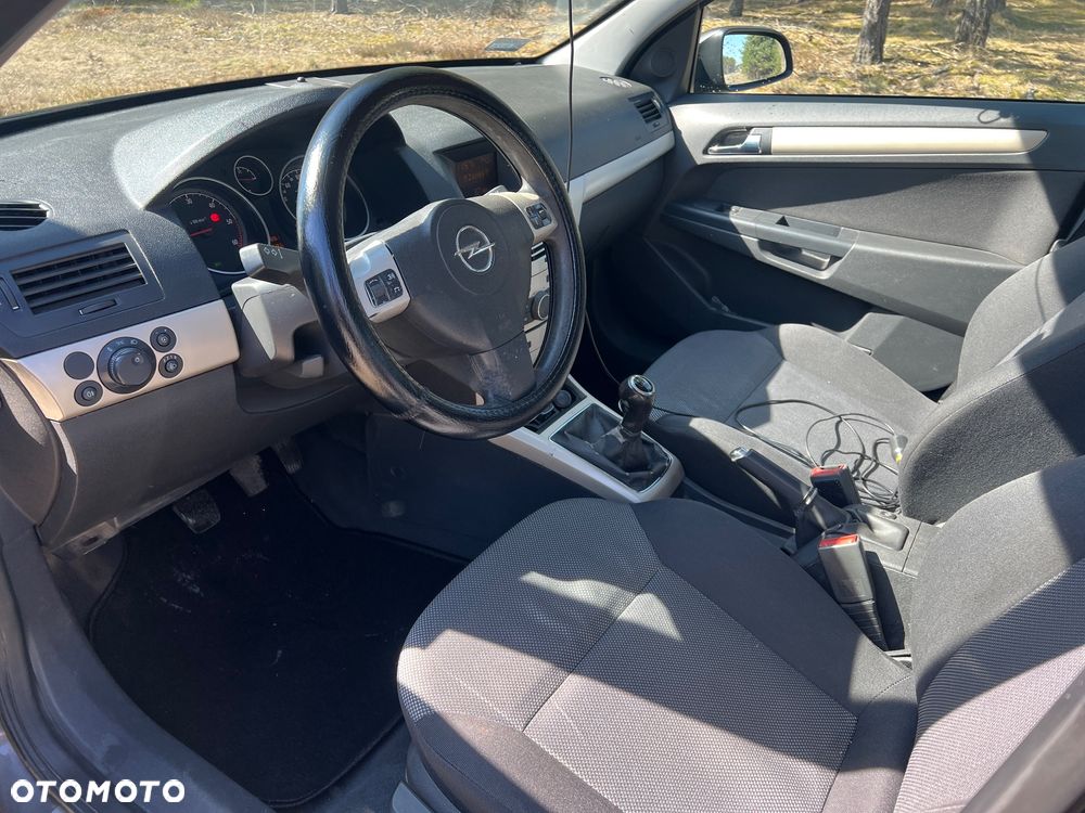 Opel Astra 1.7 CDTI Essentia - 10