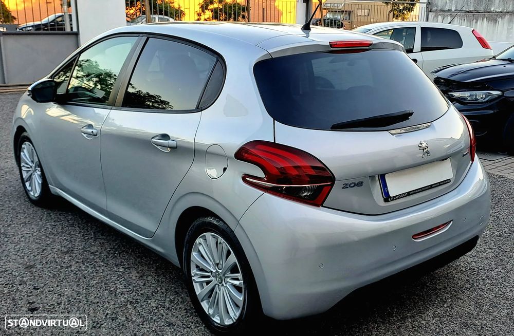 Peugeot 208 1.2 PureTech Style - 11