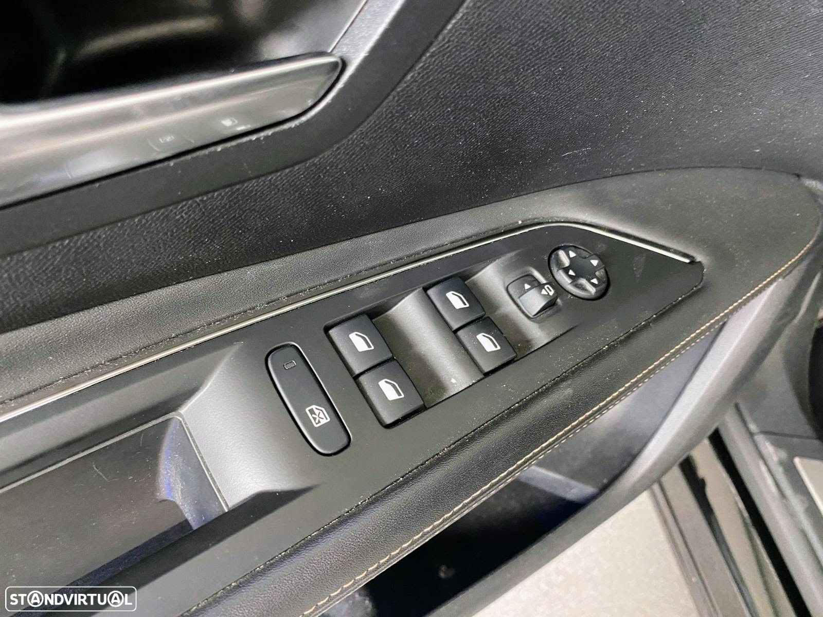 Peugeot 3008 1.6 Hybrid GT Line e-EAT8 - 15
