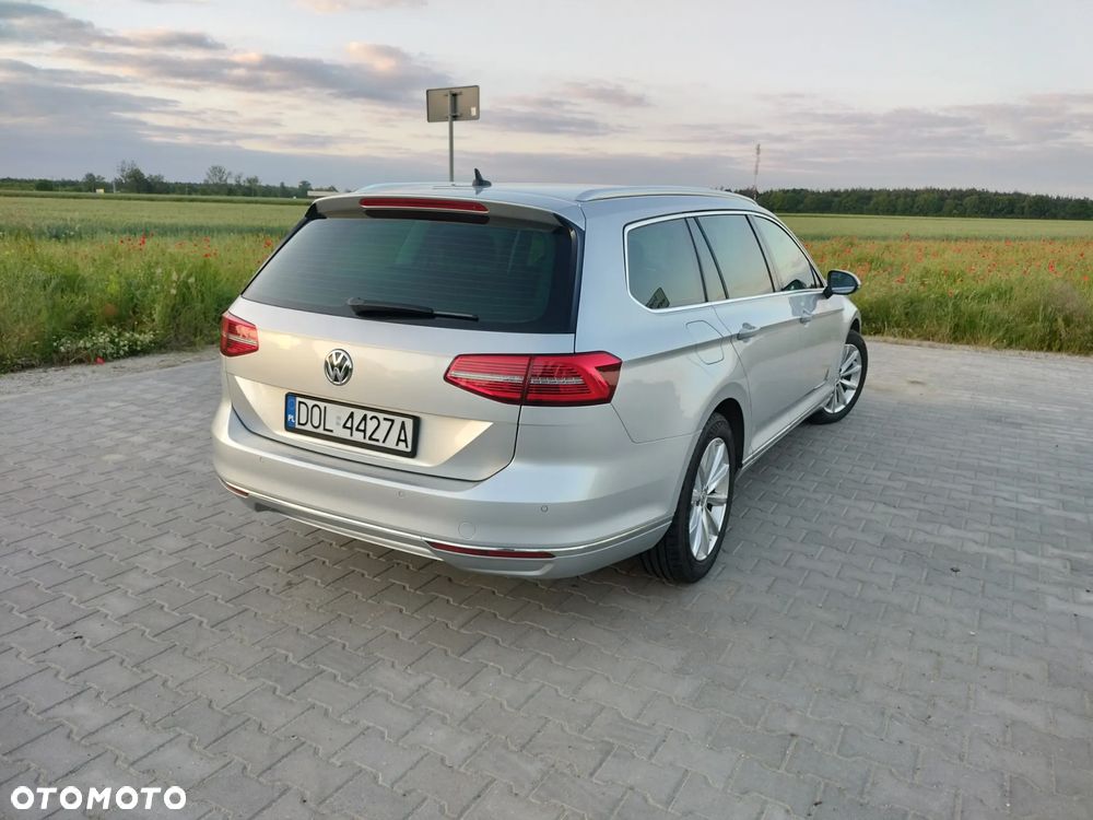 Volkswagen Passat - 12