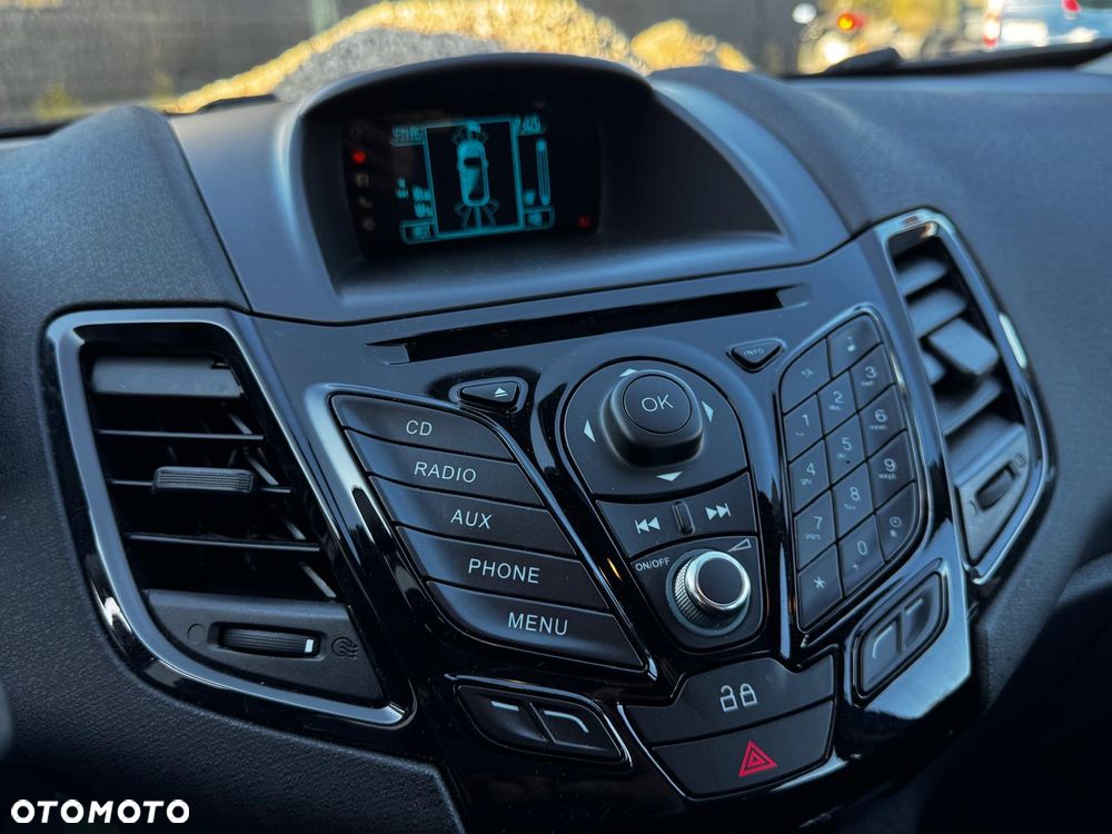 Ford Fiesta 1.0 EcoBoost Titanium - 35