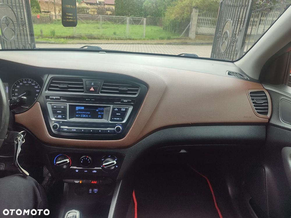 Hyundai i20 1.2 - 6