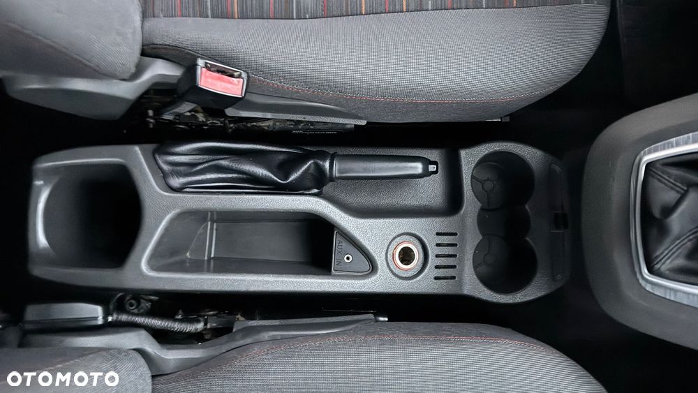 Ford C-MAX 1.8 Ambiente - 19