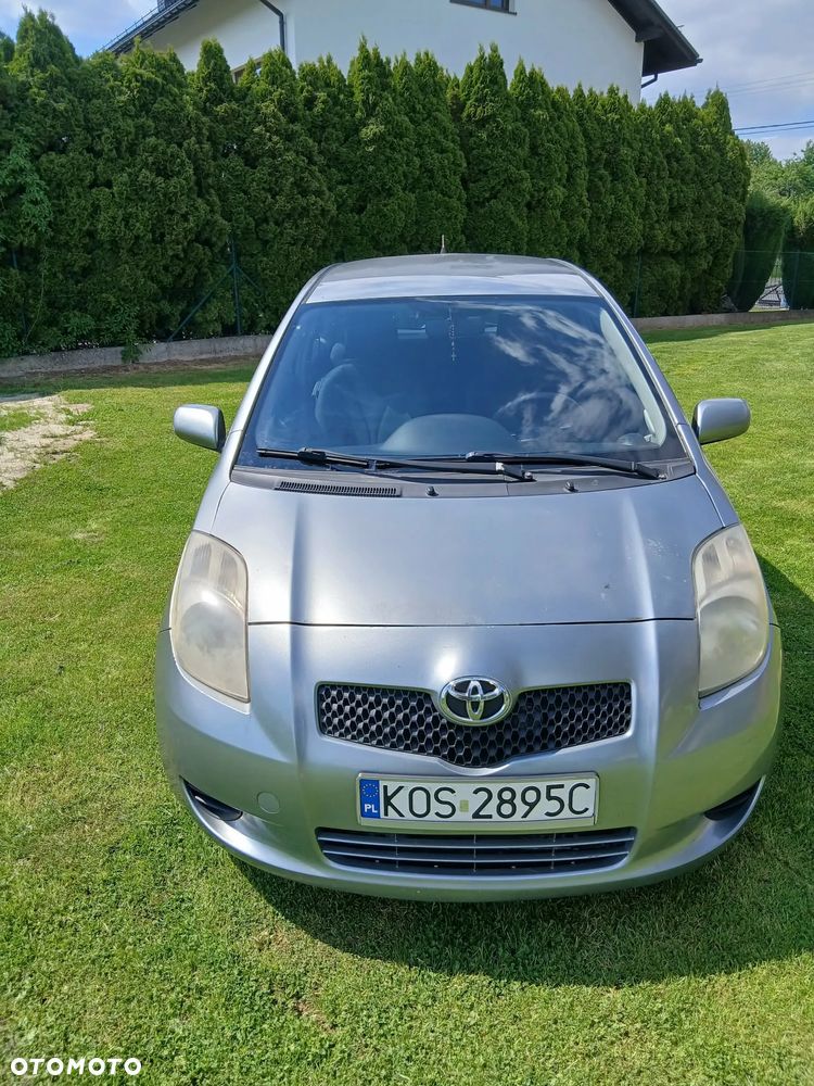 Toyota Yaris 1.3 Sol - 4