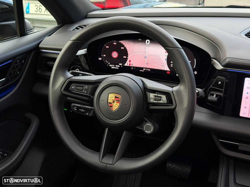 Porsche Macan Electric 4 - 34