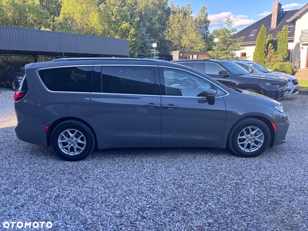 Chrysler Pacifica - 4