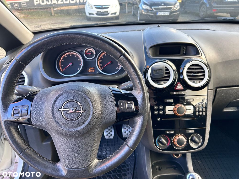 Opel Corsa 1.2 16V Cosmo - 8