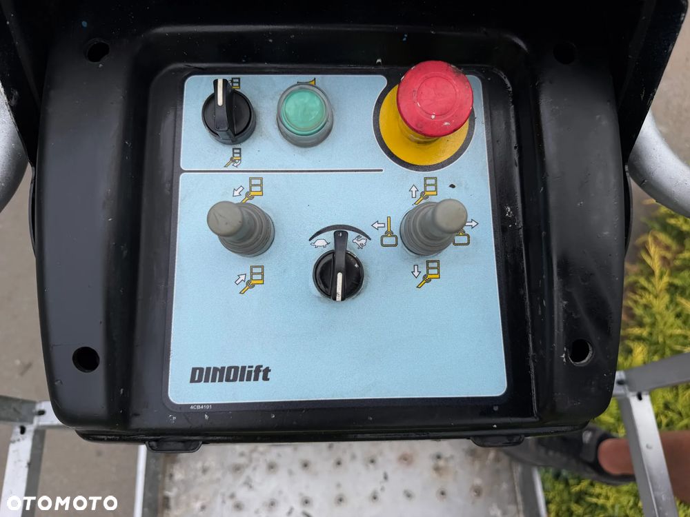 Nifty DINO 120T. Zwyżka koszowa 12 metrów wysuwana na raz. Podnośnik HDS. Napęd Hydrauliczny na dwa koła. Obraca się w koło 360. jak nówka z salonu. 2016 rok. 1220 mtg. Książka Serwisowa od nowości do wglądu. PRĄD 230v. 4 sekcje sterowania na dole. Nowy model! Z komuny Norweskiej. Używana była 1 raz do roku. Serwisowana w DEKRA do końca OKAZJA. Zwyżka Obrotowa. Poziomowanie kosza. Pełna Hydraulika. Sterowanie góra dół! Wysuwane ramie. Wieniec tryby zero zużycia! Ani deka luzów i wycieków. Mała lekka i zwinna zwyżka o potężnym zasięgu. OKAZJA TANIO. Do rejestracji. Import Norwegia! Posiadam 4 sztuki wszystkie jak nowe z salonu. Zapraszam do przetestowania. Nowy Sącz. woj. Małopolskie - 30