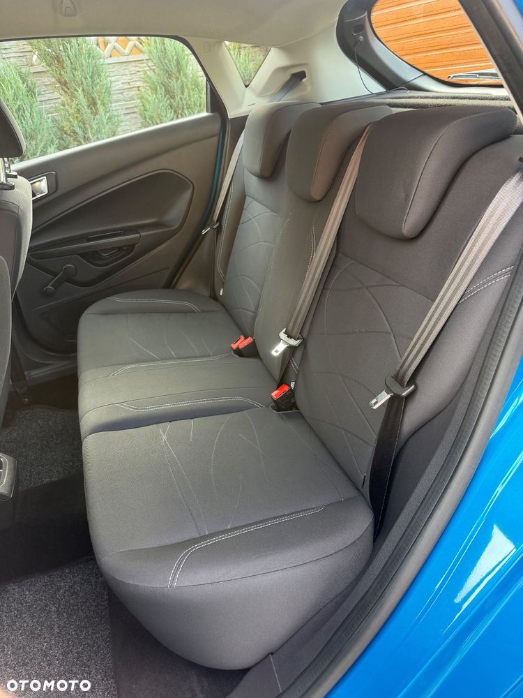 Ford Fiesta 1.6 TDCI SYNC Edition - 16