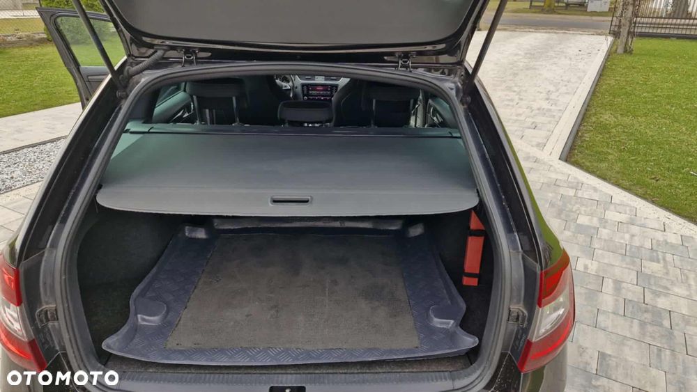 Skoda Octavia 2.0 TDI DSG RS - 18