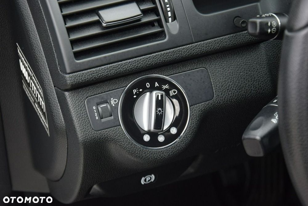Mercedes-Benz Klasa C 180 Kompressor Automatik Classic - 38