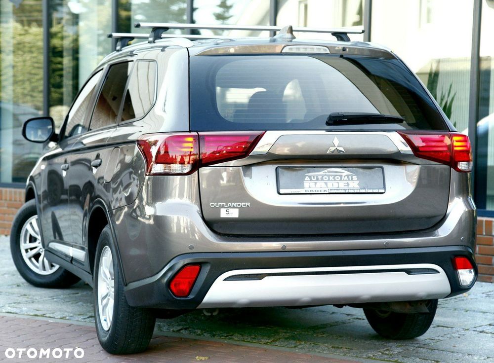 Mitsubishi Outlander - 24