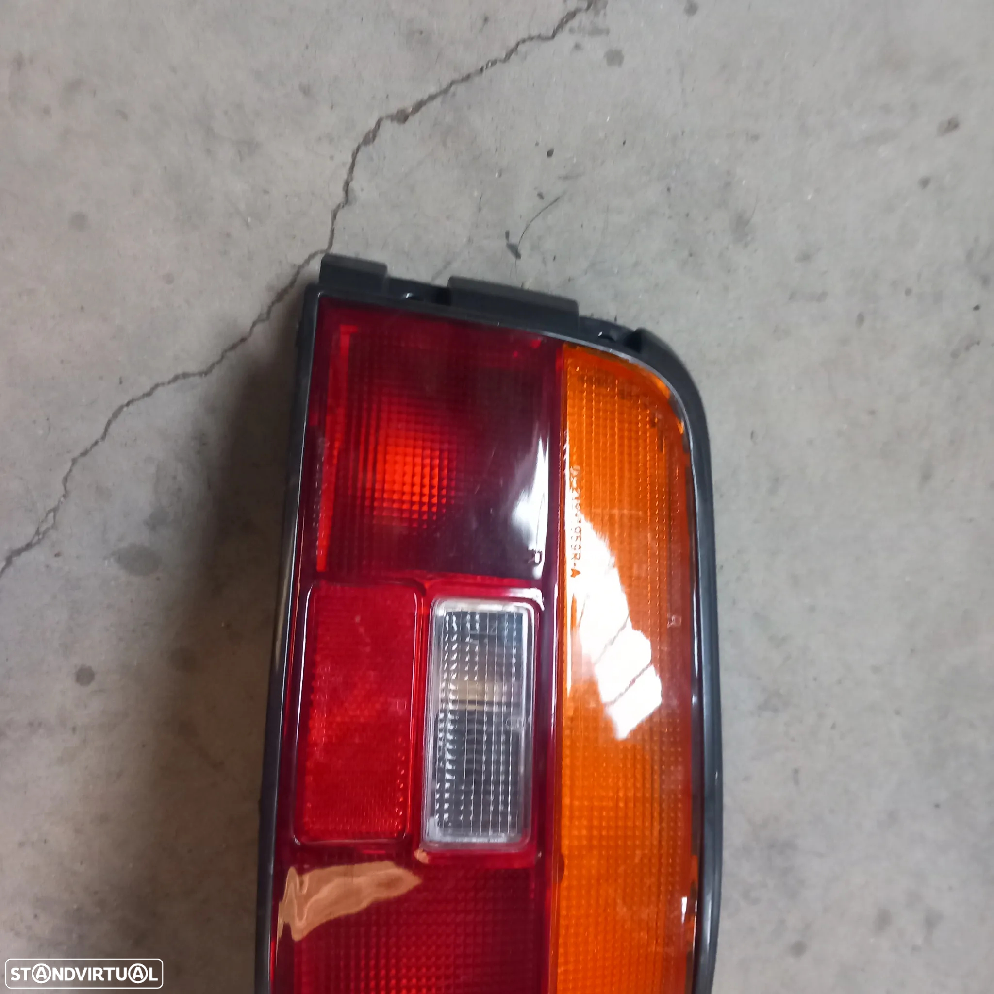 Farol traseiro lado passageiro toyota corolla starvan - 3
