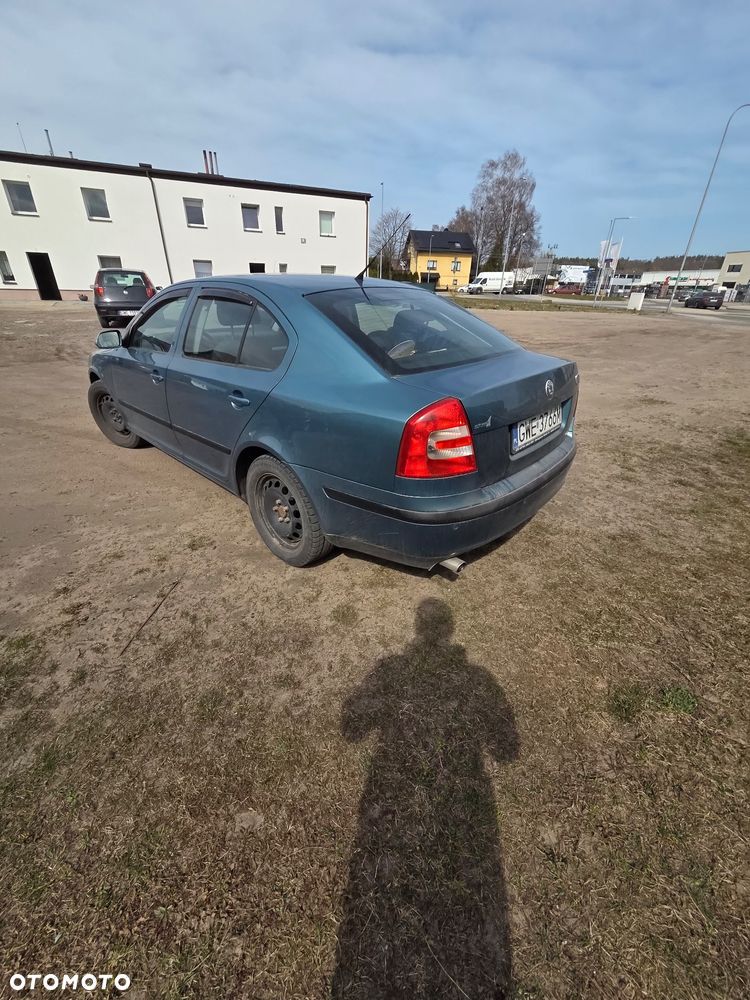 Skoda Octavia 1.6 Ambiente - 4