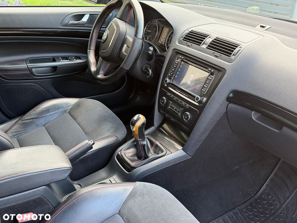 Skoda Octavia 2.0 TDI RS - 18