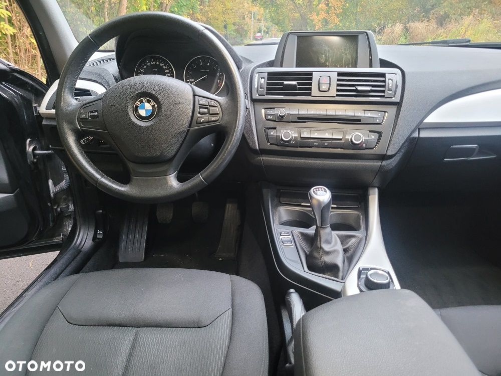 BMW Seria 1 116i - 8