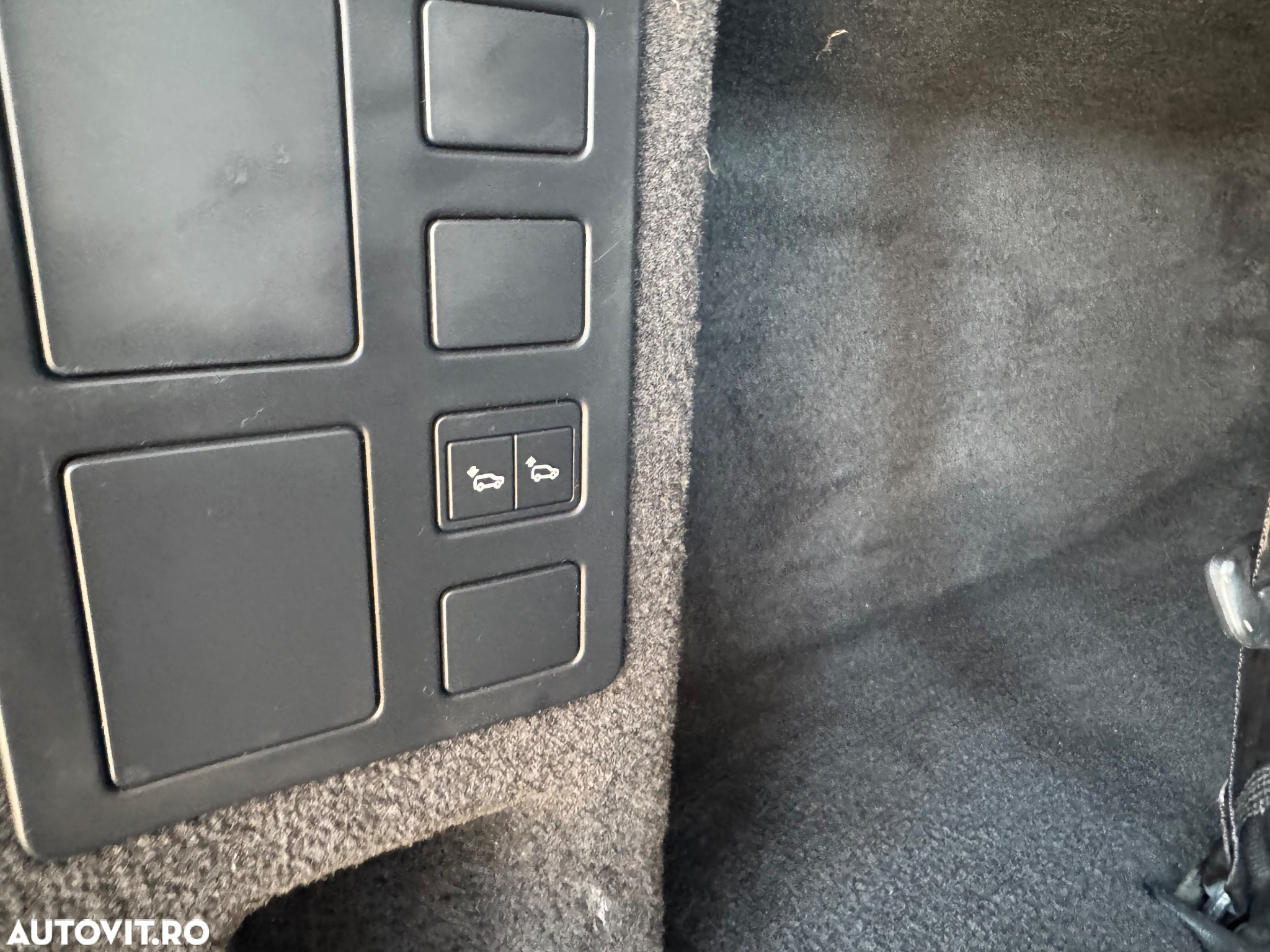Land Rover Discovery 2.0 L TD4 SE - 20