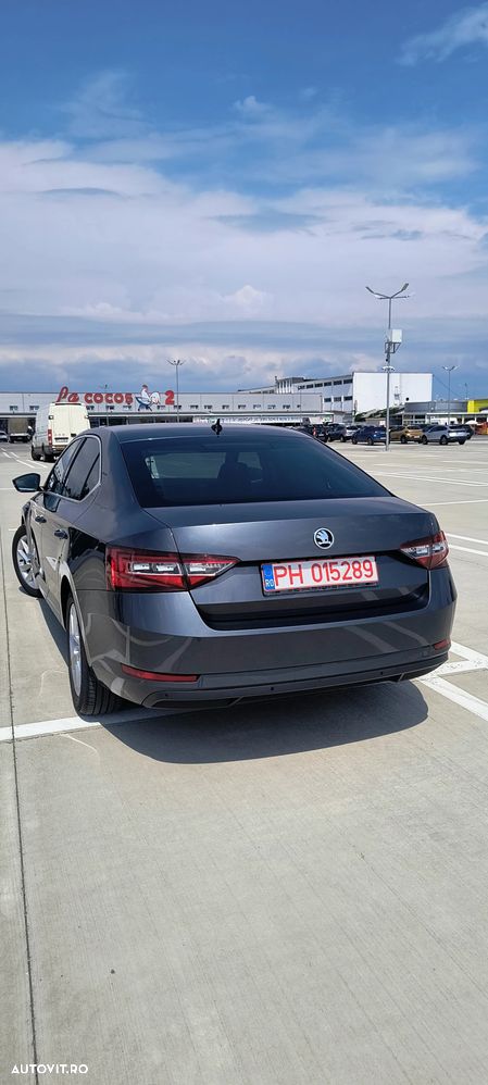 Skoda Superb 2.0 TDI DSG Style - 8