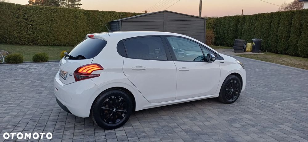 Peugeot 208 1.2 VTi Style - 10