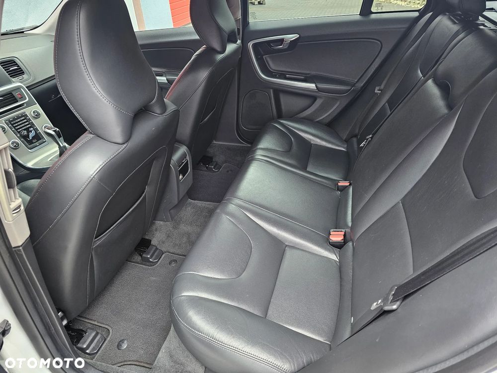 Volvo V60 D2 Drive-E Momentum - 10