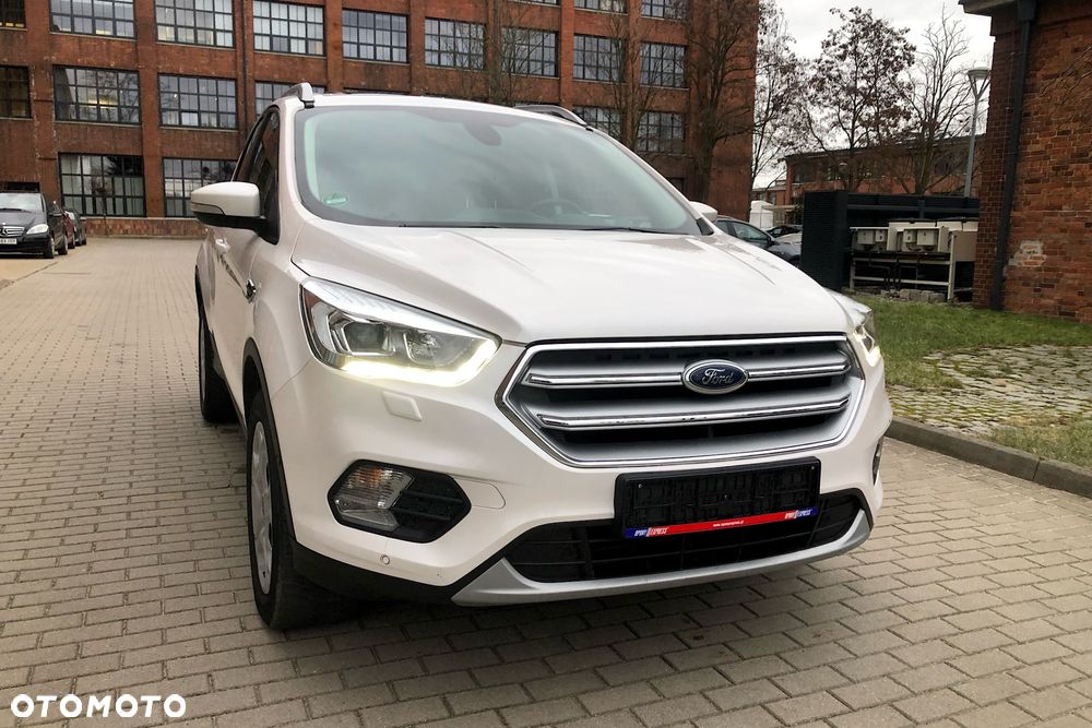 Ford Kuga 1.5 EcoBoost 2x4 Titanium - 2