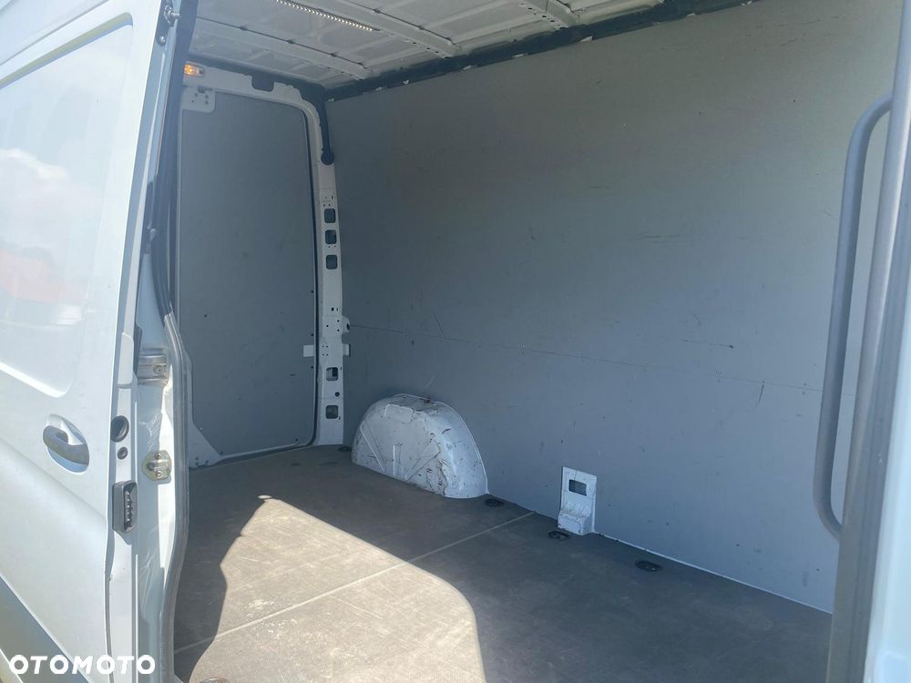 Mercedes-Benz Sprinter - 11