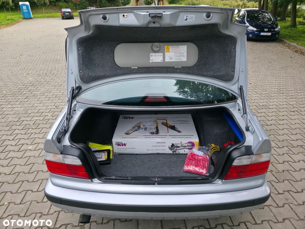 BMW Seria 3 320i - 30