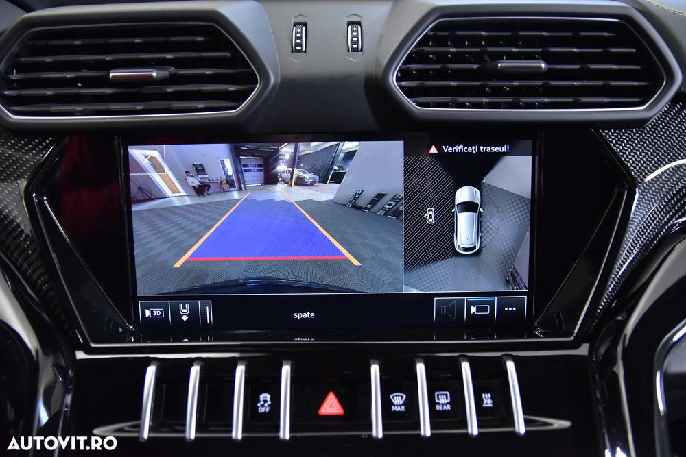 Lamborghini URUS - 19