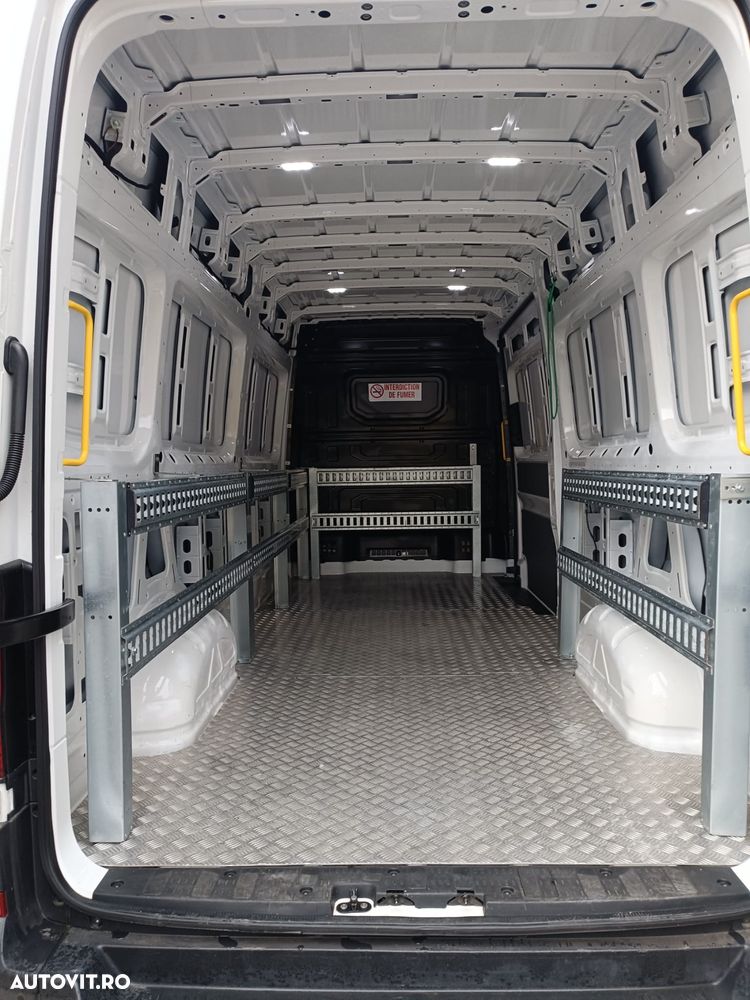 Volkswagen Crafter - 10