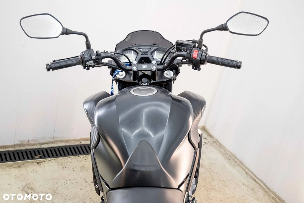 Honda CB - 23