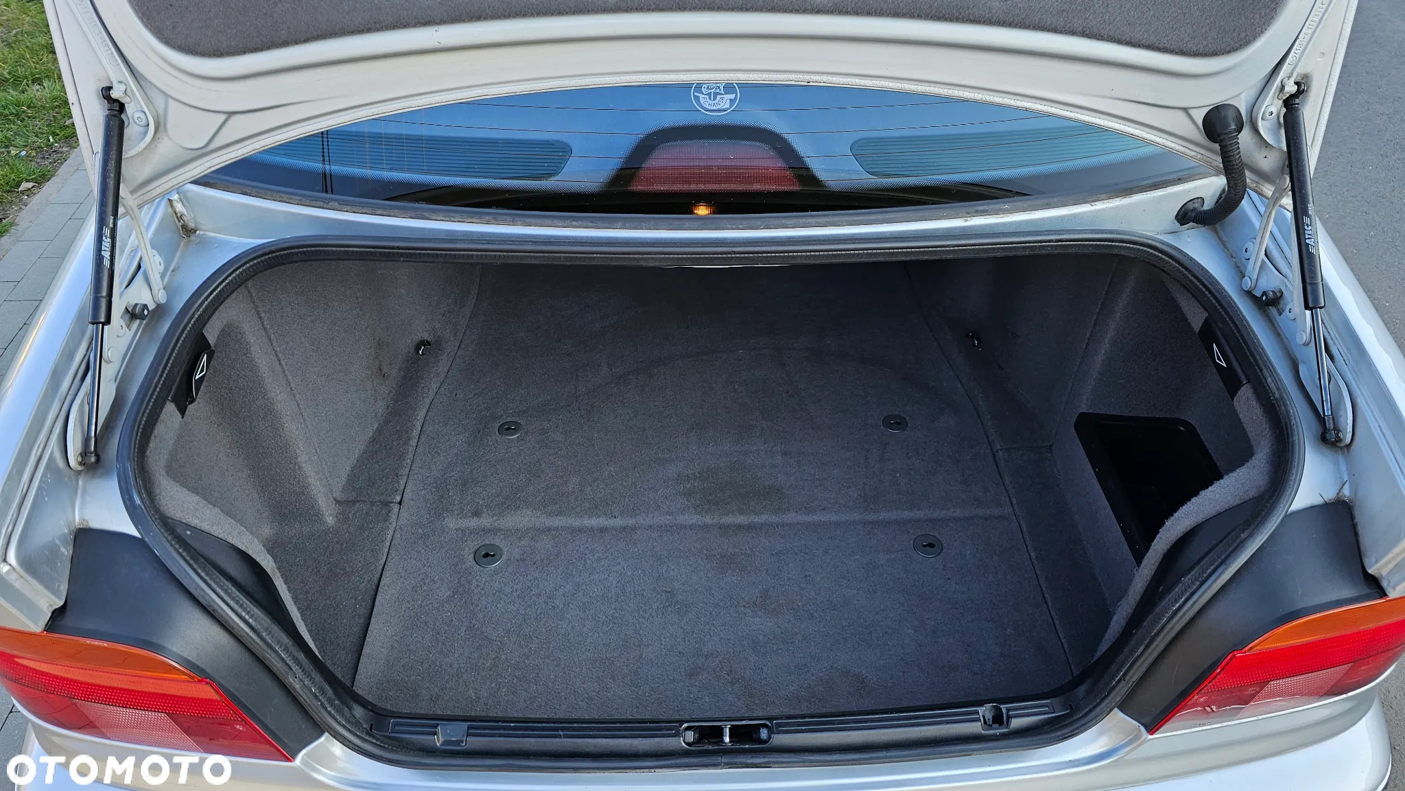 BMW Seria 5 523i - 22