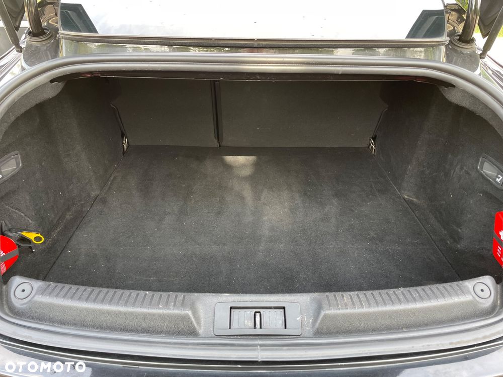 Renault Laguna 2.0 dCi Monaco GP2 - 6