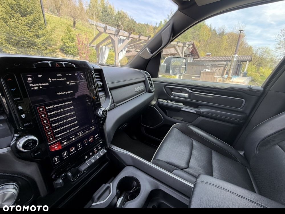 RAM 1500 Crew Cab Shortbed Laramie - 9