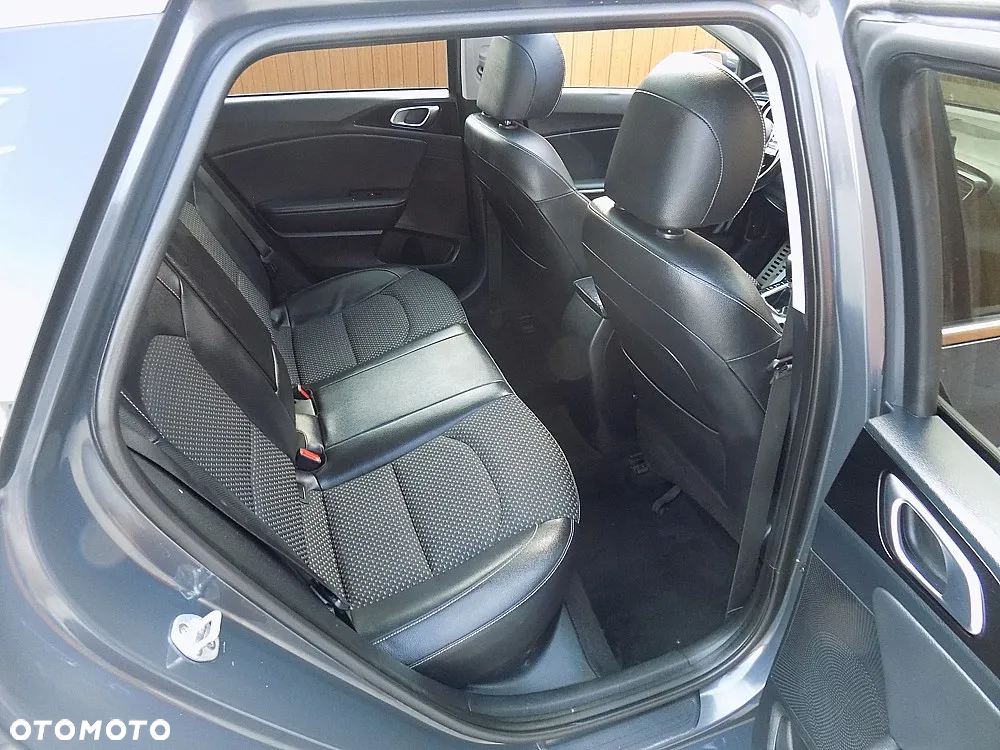 Kia Ceed 1.6 CRDi SCR L Business Line Plus - 7