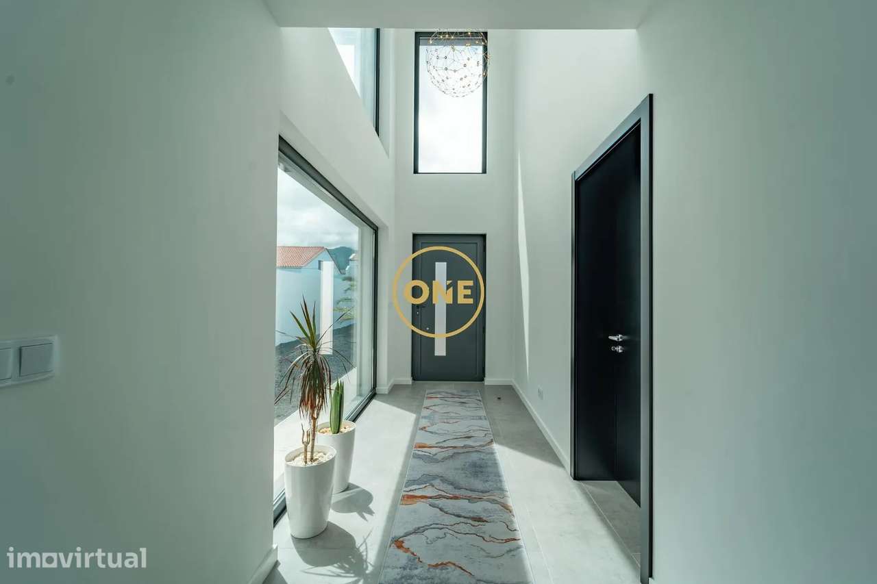 Moradia T2+1 Nova - Piscina, Terraço, Ginásio e Suíte com Closet - Grande imagem: 3/50