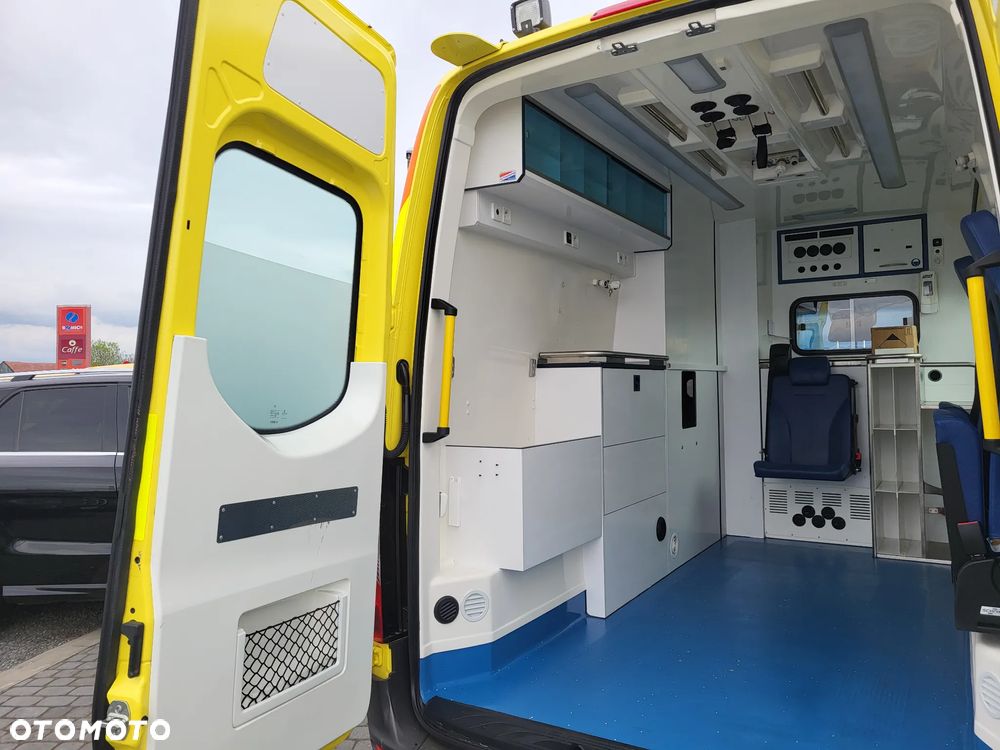 Mercedes-Benz SPRINTER 907- 319 V6 CDI-KARETKA - AMBULANS-AUTOMAT - 9