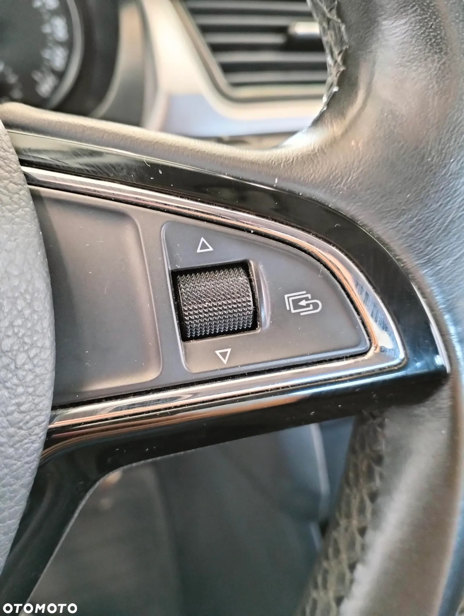 Skoda RAPID 1.6 TDI DPF Ambition - 9