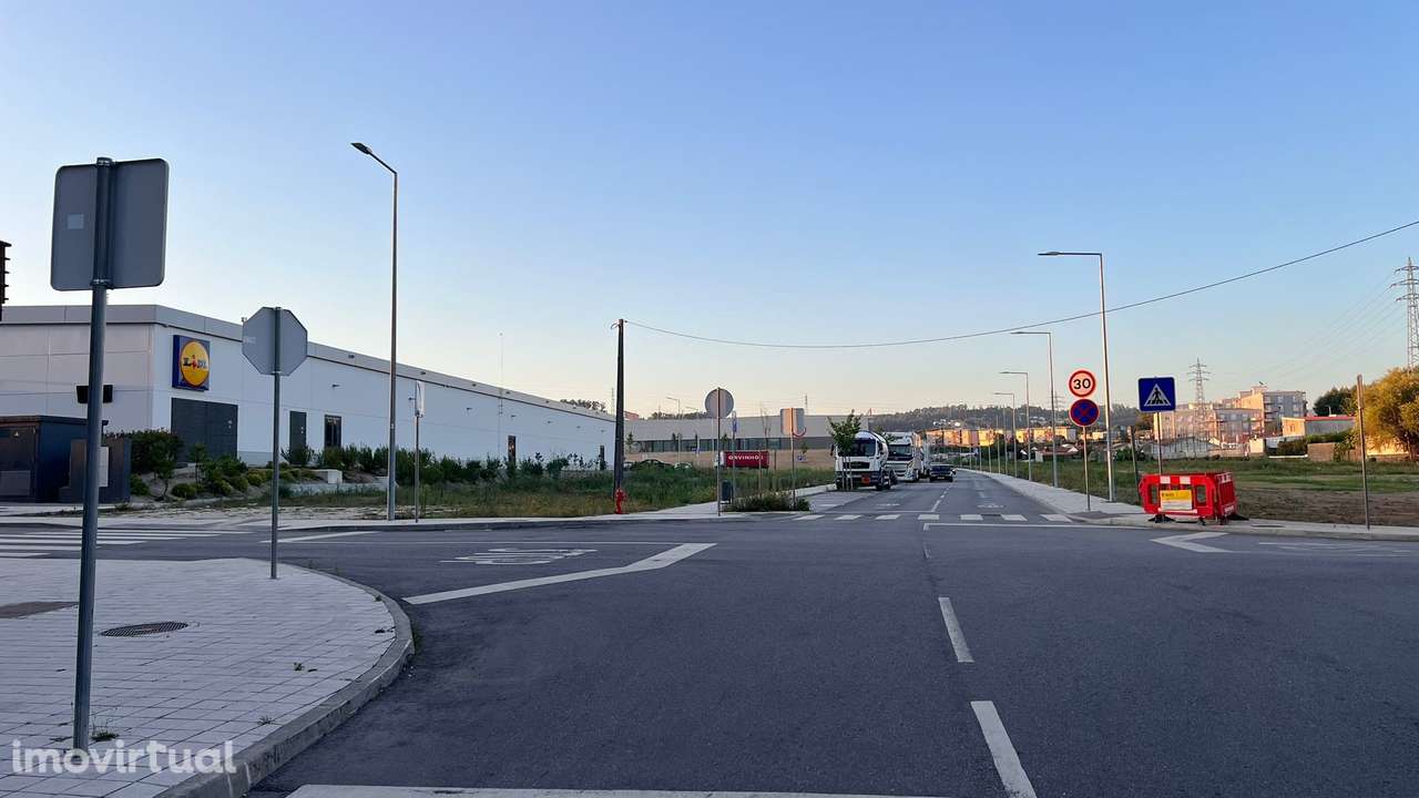 Garagem  Venda em Vila Nova de Famalicão e Calendário,Vila Nova de Fam - Grande imagem: 4/7